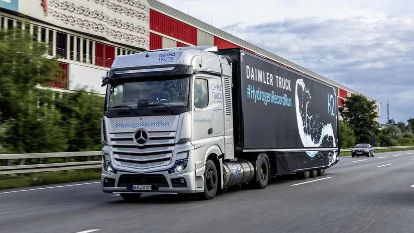 Vodíková súprava Mercedes-Benz GenH2 zvládla na...