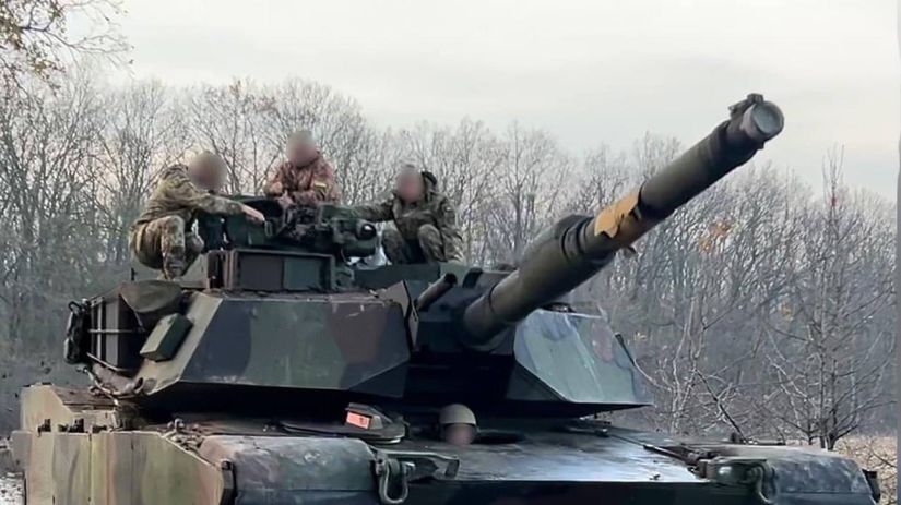 Prvý celkový záber na tank Abrams na Ukrajine.