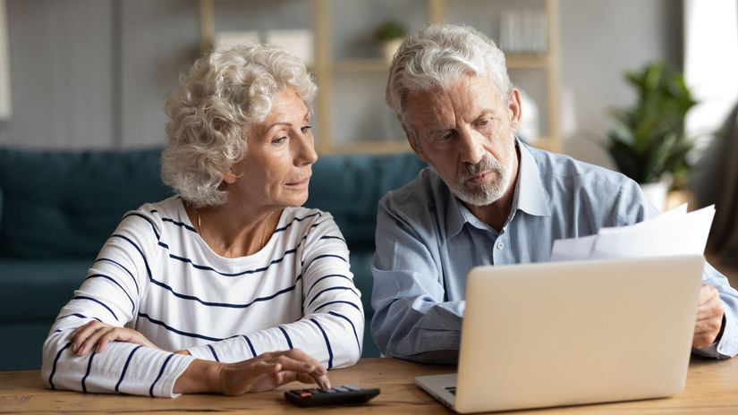 dôchodcovia, seniori, laptop, dane, manželia