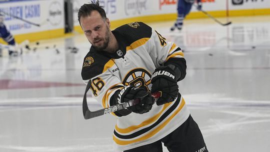 S Chárom doviedol Boston k Stanleyho poháru. Piaty najbodujúcejší Čech histórie NHL ukončil kariéru