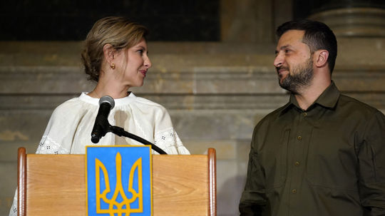 Olena Zelenská nechce, aby jej manžel znovu kandidoval na prezidenta: Mali by sme si nájsť niečo nové