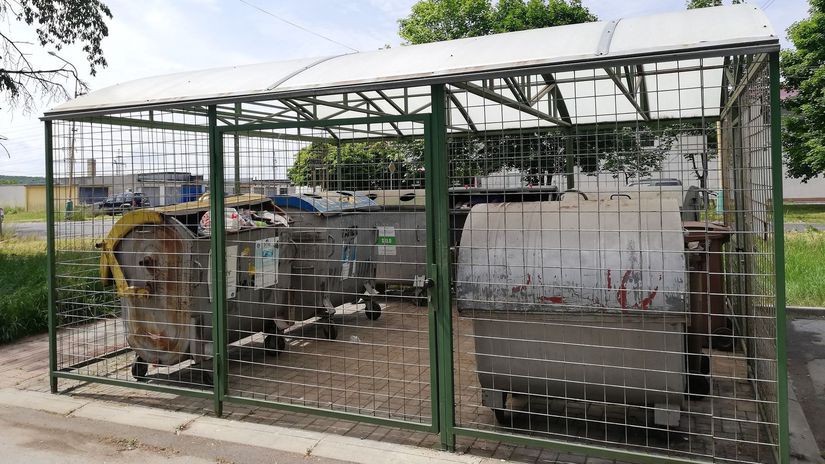 Poplatky za odpad  idú vo väčšine miest hore.