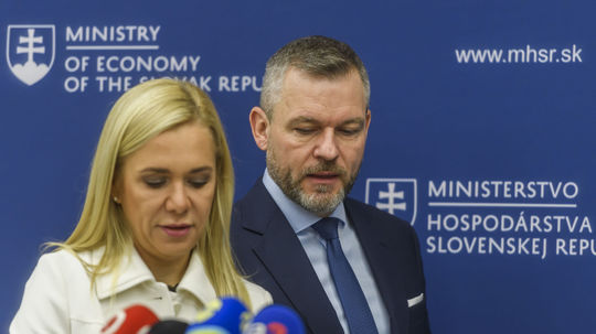 Chceme prežiť odchod Pellegriniho, uviedol Šutaj Eštok a Dankovi pripomenul rozdelenie pozícií. Saková zostane ministerkou