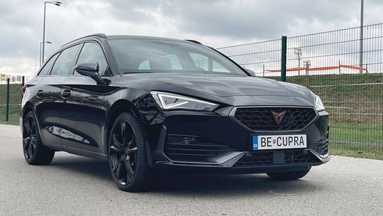 Prenájom auta Cupra Leon SP 2.0 TDI 150K DSG AT 2023 I RAI