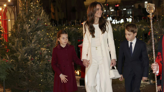 Princezná Kate s deťmi, princeznou Charlotte,...