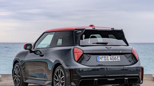 Mini Cooper SE JCW