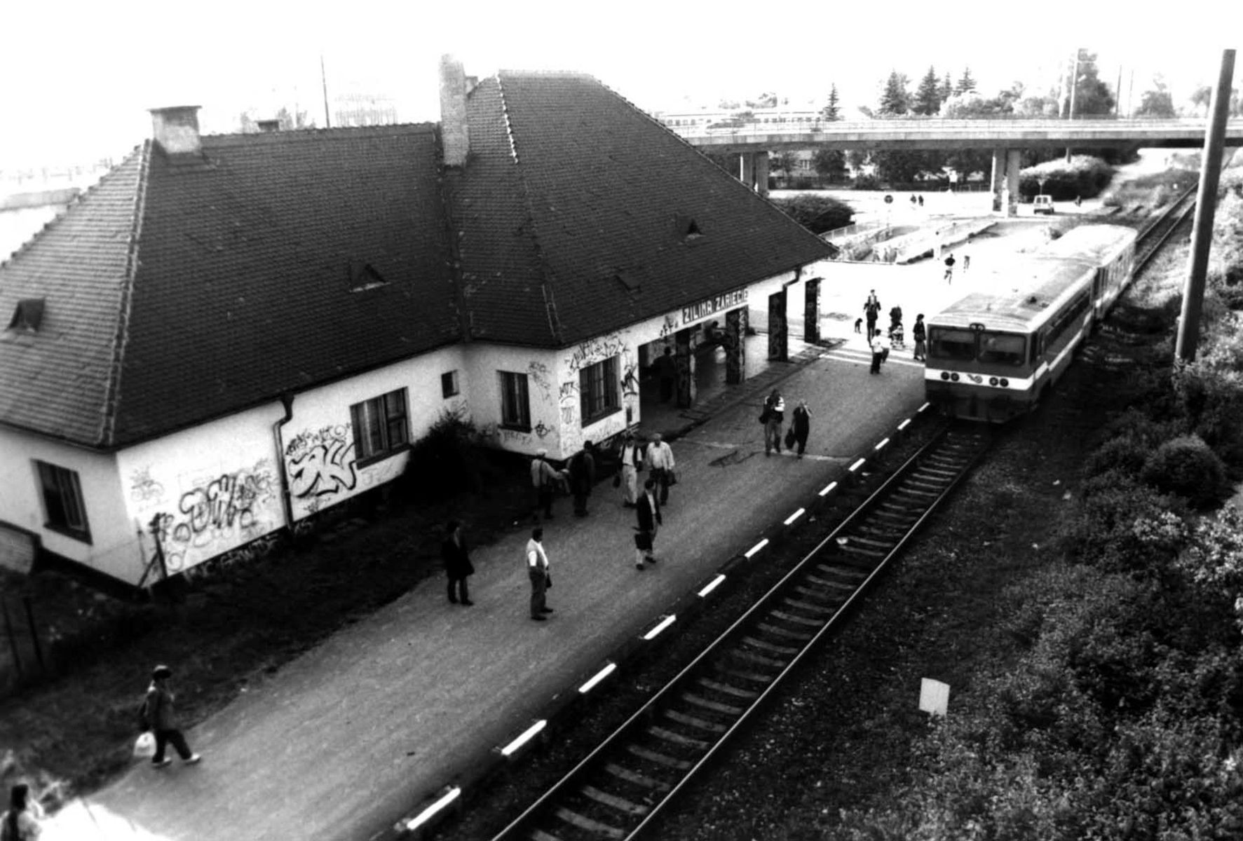Pôvodný stav zastávky Žilina-Záriečie, 2002.
