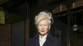 Herečka Tilda Swinton na módnej prehliadke...