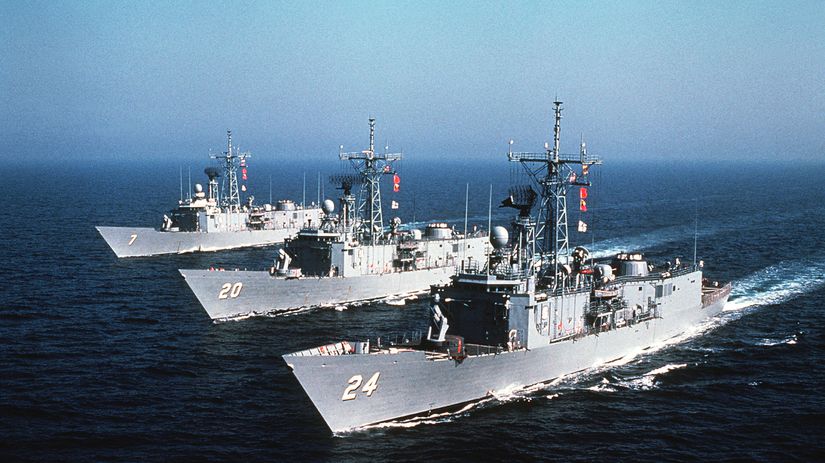 Americké fregaty triedy Oliver Hazard Perry na...