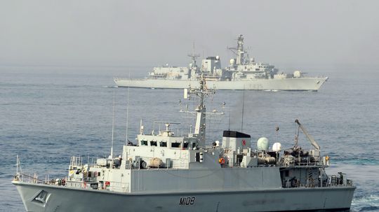 Nemecká mínolovka mieri k výbušnému prielivu. Berlín sa chystá na misiu, ktorá môže rozhodnúť o rope aj bezpečnosti sveta