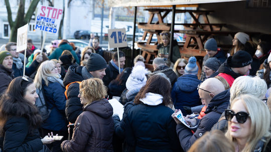 Zamestnanci banky UniCredit Bank v Bratislave...