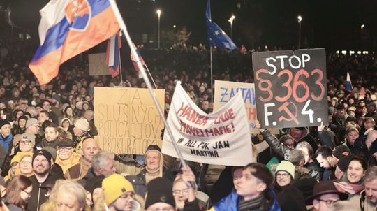 Do ulíc opäť vyšli tisíce ľudí, protivládne protesty boli aj v iných mestách než len v Bratislave