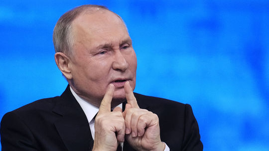 Na svete neexistuje sila, ktorá by mohla Rusov rozdeliť, povedal v prejave Putin