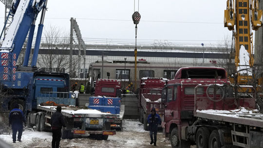 Pri zrážke dvoch vlakov metra v Pekingu sa zranilo 515 cestujúcich
