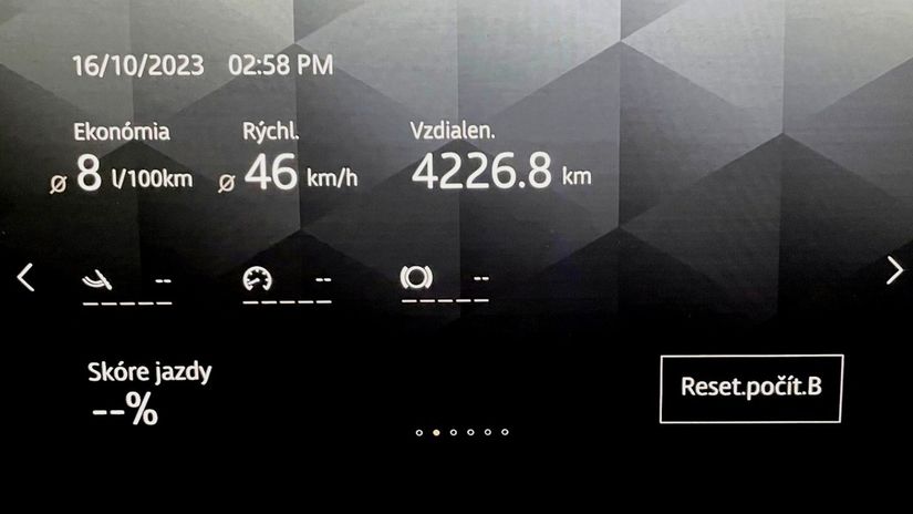 Priemernú spotrebu rovných osem litrov za viac...