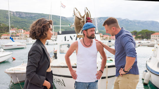 Záber zo seriálu Polícia Hvar s Alžbetou...