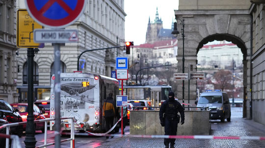 Streľba v Prahe: Českí policajti riešili ďalšie vyhrážky. Teraz je rad na mne, píše anonym