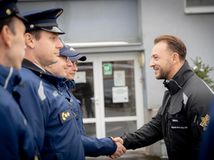 Matúš Šutaj Eštok, Vianoce, hasiči, policajti, Štedrý deň