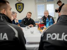 Matúš Šutaj Eštok, Vianoce, hasiči, policajti, Štedrý deň