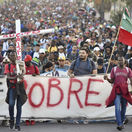 Karavána migrantov s tisíckami ľudí smeruje k hraniciam USA: Nenecháme sa zastaviť