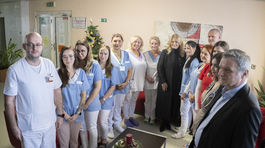 SR pZuzana Čaputová, UNB, Ružinov, záchranári, zdravotníci, návšteva, Štedrý deň, Vianocerezidentka UNB Ružinov návšteva BAX