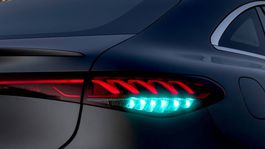 Mercedes-Benz - tyrkysové svetlá pre autonómnu jazdu