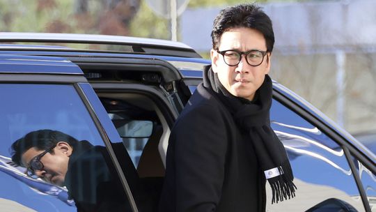 Juhokórejský herec známy z oscarového filmu Parazit bol nájdený v aute mŕtvy