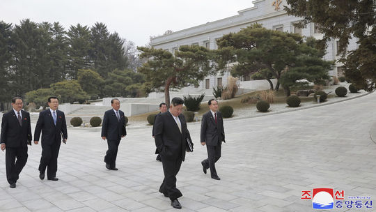 Severokórejské stranícke vedenie hodnotí končiaci sa rok, podľa Kima bol zlomový