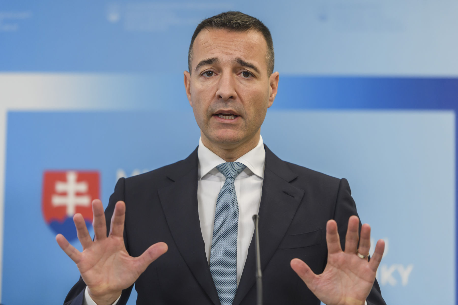 Na snímke minister školstva, vedy, výskumu a...