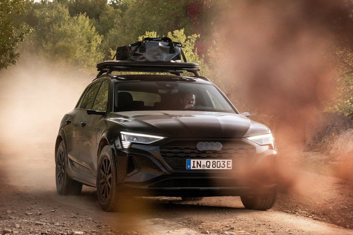 Terénny tuning edície Dakar priniesol Audi Q8...