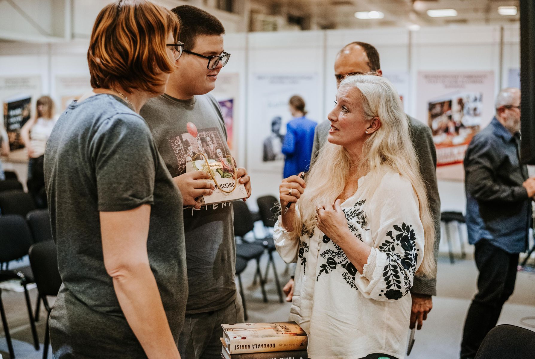 Britská spisovateľka Helen Fieldsová sa pri...