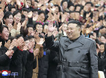 Pieseň oslavujúca diktátora Kima sa stala hitom TikToku. Skladba má nové, alarmujúce posolstvo