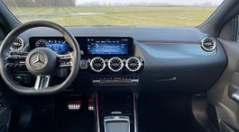 Mercedes-Benz GLA 250 e (2024)