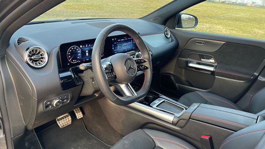 Mercedes-Benz GLA 250 e (2024)