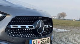 Mercedes-Benz GLA 250 e (2024)