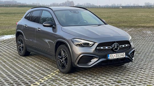 Mercedes-Benz GLA 250 e (2024)