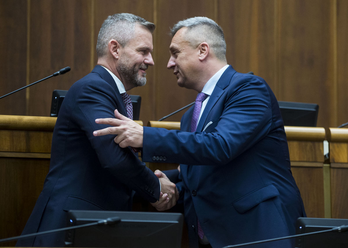 Na snímke zľava predseda NR SR Peter Pellegrini...
