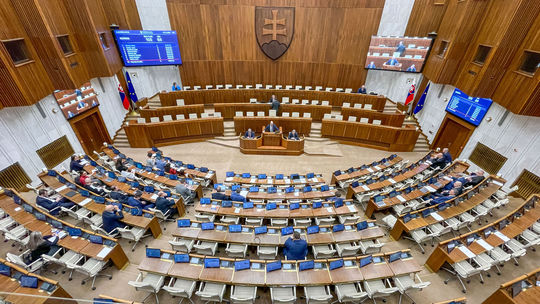 Voľby by v marci vyhral Smer, Danko ani Matovič by sa do parlamentu nedostali