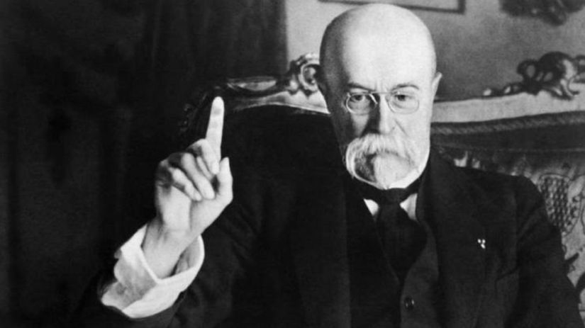 Tomáš G. Masaryk pri prvom pozdrave širokej...
