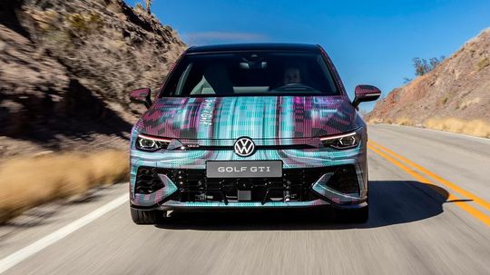 VW Golf GTI - kamufláž 2024