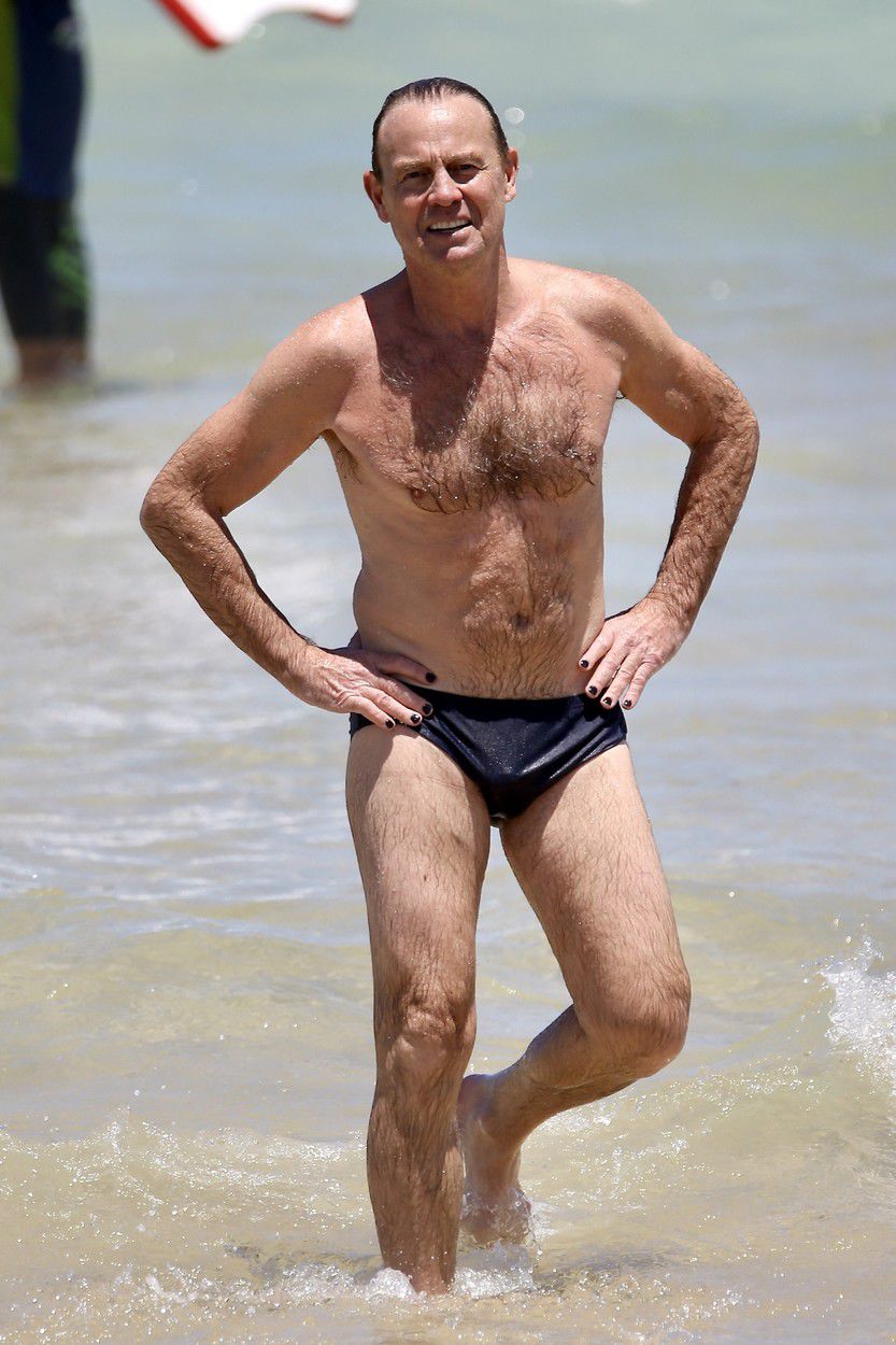 Spevák a herec Jason Donovan sa začiatkom roka...