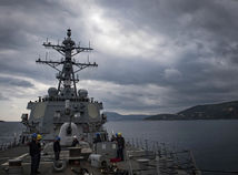 Jemen, USS Carney