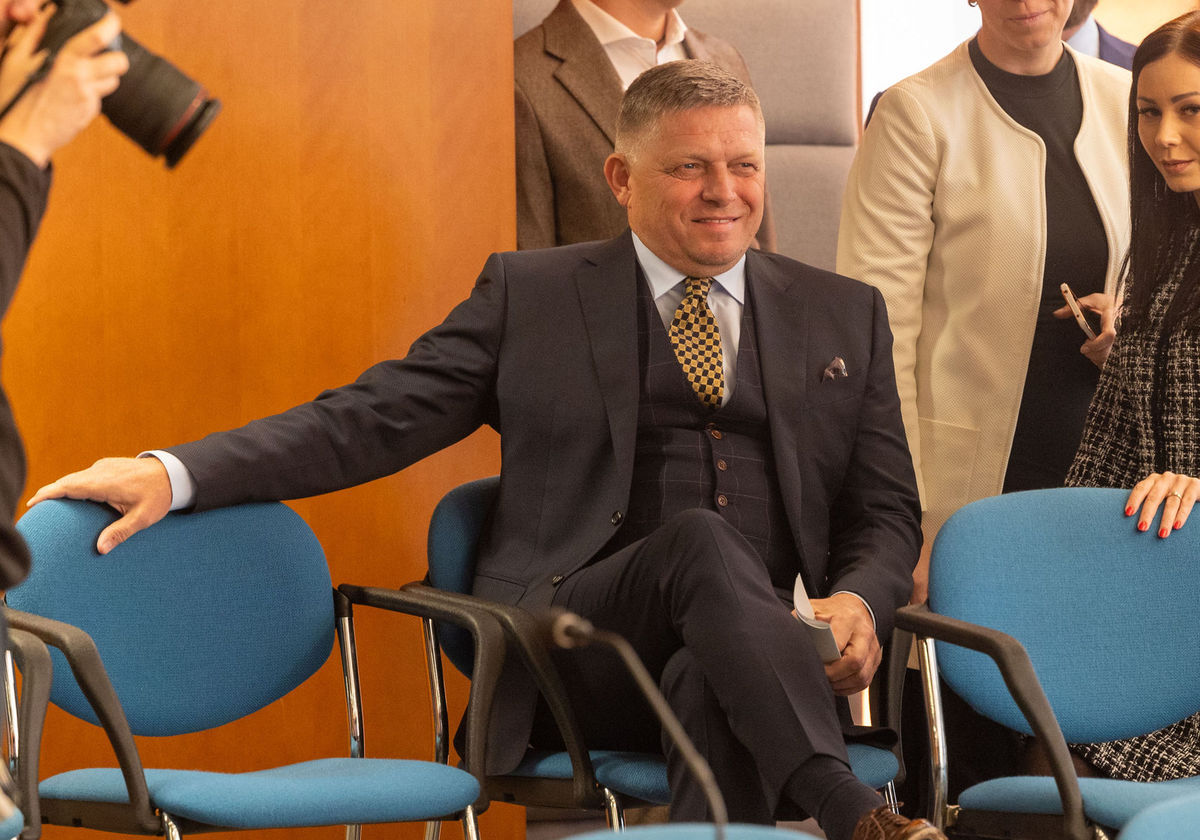 Predseda vlády Robert Fico sa spolu s...