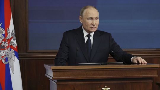 Desivé pozadie Kremľa. Putin nechal zavraždiť stovky Moskovčanov, aby sa dostal k moci