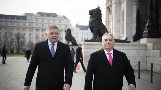 Premiér Fico sa v Budapešti zastal Orbána. Tvrdí, že je Európskou úniou trestaný za svoje názory
