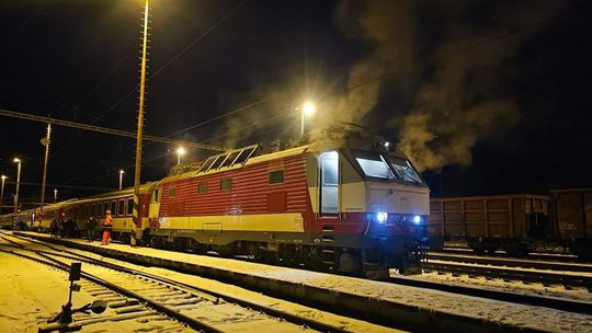 Horúci deň pre slovenské železnice. V priebehu pár hodín horeli dva rušne