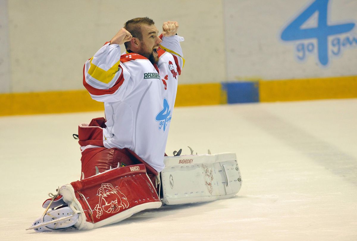 Tomáš Vošvrda ako brankár HC Olomouc v sezóne...