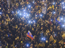 SR Bratislava opozícia protest ÚŠP BAX