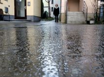 SR Bratislava počasie SHMÚ poľadovica výstraha BAX