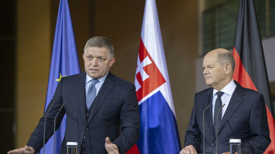 Premiér Fico v Berlíne. Kancelár Scholz ho pochválil za pomoc Ukrajine, otázky právneho štátu ho netrápili